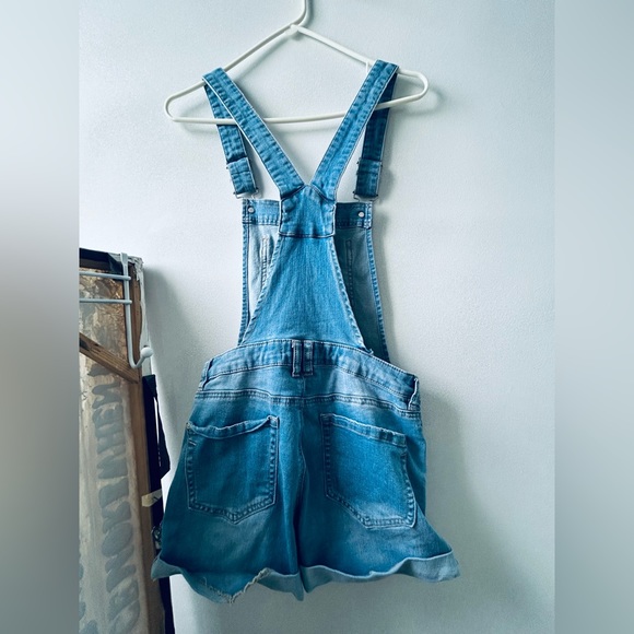 Ardene, short OVERALLS, Size 3 - Picture 2 of 4